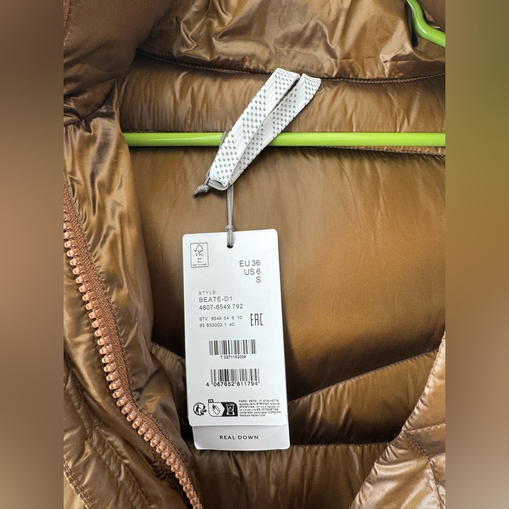 BOGNER Beate Down Coat In Hazel
Women's Size S original $1450 - Picture 14 of 16